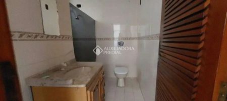 Casa com 3 quartos e 199m² para alugar em Cristo Redentor, Porto Alegre. - Photo 5