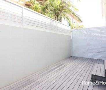 MODERN ONE BEDROOM UNIT - MOMENTS WALK TO ELOUERA BEACH - Photo 3