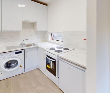 Studio to rent - Photo 5