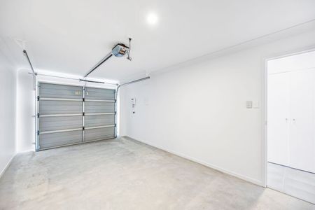 January 2026 - Brand New Townhouses to Rent at 'The Ridge Residences' Coomera - Photo 5