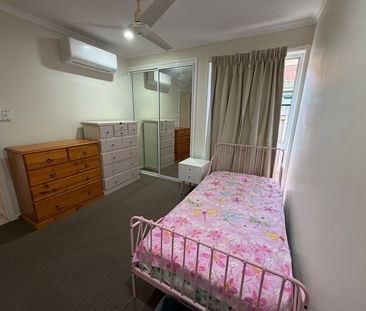 Modern Home with Air-conditioning throughout - Photo 2