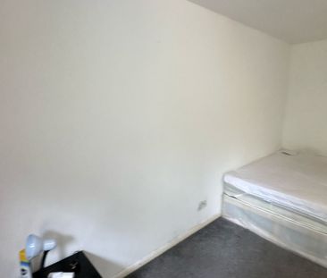 A luxury house Available at Burgos Grove SE10 8LL London - Photo 4