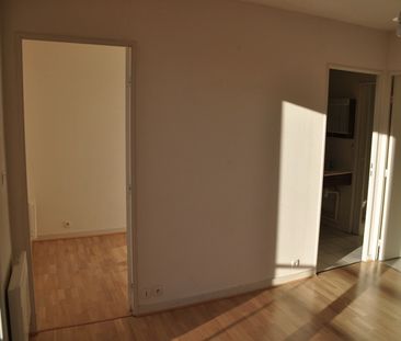 Location Appartement 2 pièces 29m² - Photo 2