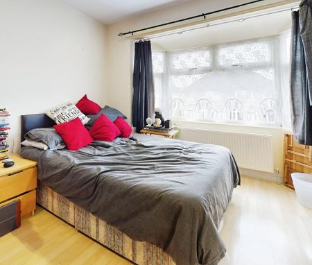 5 bedroom semi-detached house to rent - Photo 3