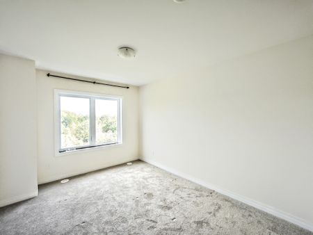 For Lease - 2635 William Jackson Drive Unit# 812, Pickering, Ontario - Photo 3