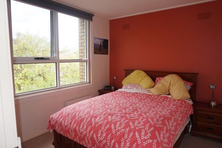 Fully Furnished, Ready to move in! - Photo 3