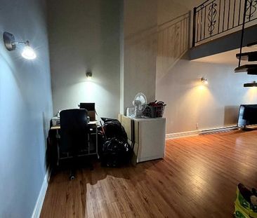 Grand 3 1/2 sur deux étage - 104 rue Ste-Cécile - Photo 3