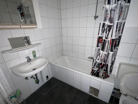 2-Zimmerwohnung in Schwachhausen mit Laminat, Wannebad und Balkon! - Foto 5