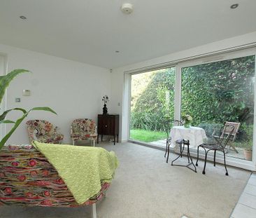 2 bedroom ground floor flat to rent - Photo 2