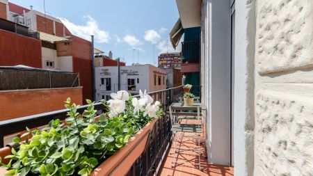 Room in a shared 1-bedroom apartment for rent in Santa Eulália, suited for professionals and students - Photo 5