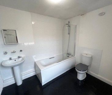 2 bedroom semi-detached house to rent - Photo 3