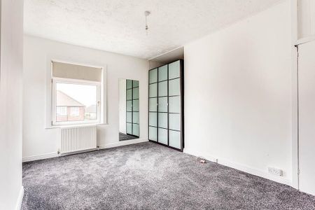 2 bedroom end of terrace house to rent - Photo 2