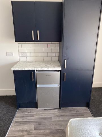 1 Bedroom Shared House - Photo 4