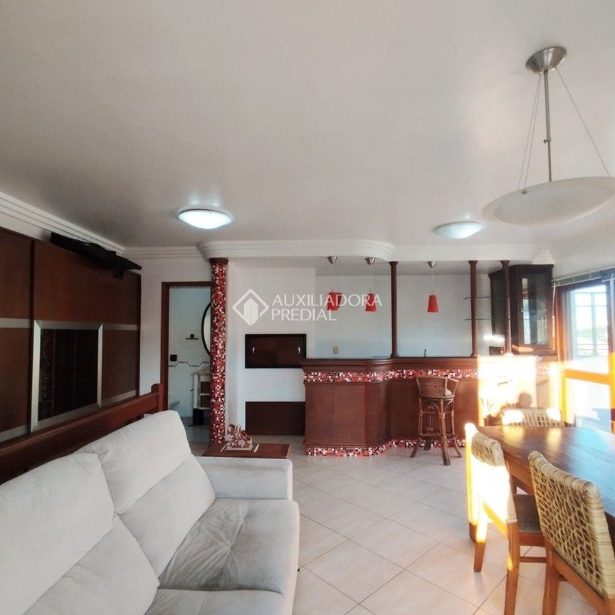 Cobertura com 3 quartos e 175m² para alugar em Jardim Lindóia, Porto Alegre. - Photo 1