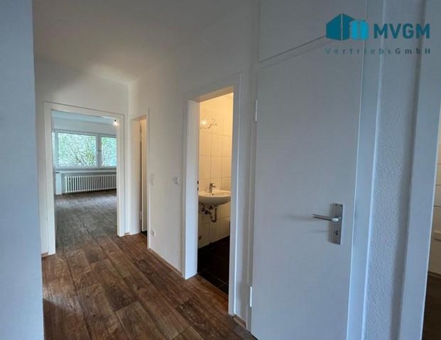 Frisch renovierte 3 Zimmer Wohnung mit Balkon! - Foto 1