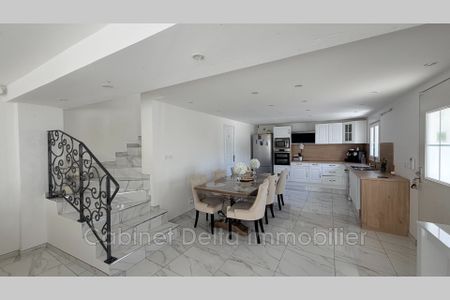 Location Maison 4 pièces 86m² LA SEYNE SUR MER 83500 - Photo 2