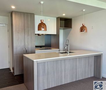 Top-Floor Apartment with Stunning City Views! HOME OPEN FRIDAY 12 D... - Photo 6