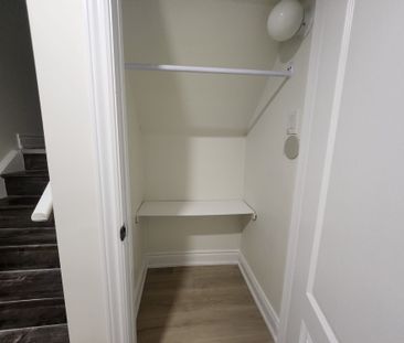 For Lease - 3 cedarvalley Boulevard, Brampton, Ontario - Photo 3