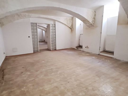 HILLERSTRASSE, straßenseitige 86 m² Lagerfläche oder Hobbyraum, 2 Räume, Parkettböden, Kellergeschoß - Photo 1