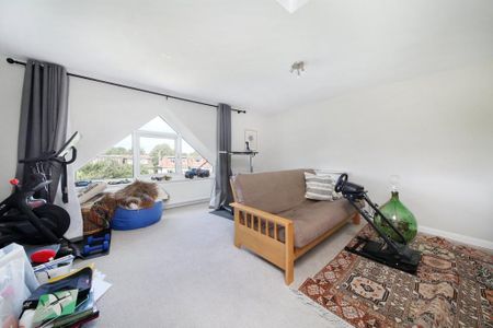 6 bedroom semi-detached house to rent - Photo 2