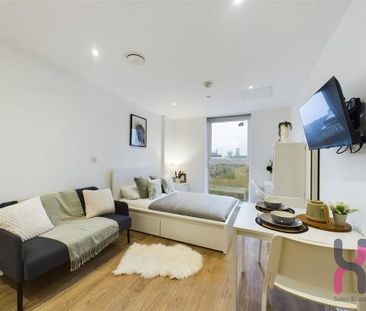 Studio to rent - Photo 1