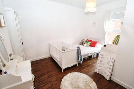 3 Bed Semi-Detached House, Forster Road, SO14 - Photo 3