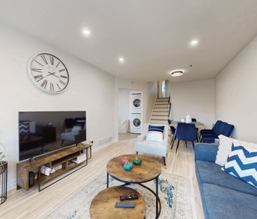 For Lease - 795 Greenfield Crescent, Newmarket, Ontario - Photo 2