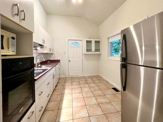 For Lease - 287 Kent Crescent, Burlington, Ontario - Photo 1