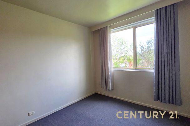 Stylish 1-Bed Retreat in Prime Location - Photo 1