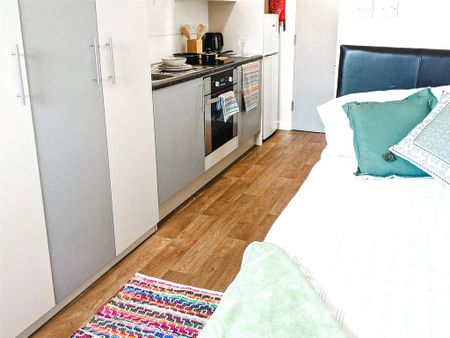 Studio to rent - Photo 2