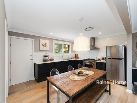 EXECUTIVE PROPERTY - Photo 2