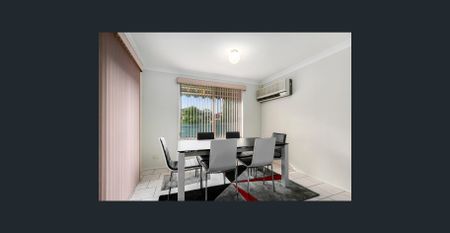 SPACIOUS FOUR BEDROOM HOME IN A PRIME LOCATION - Photo 2