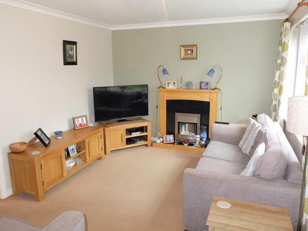 3 bedroom detached house to rent - Photo 2
