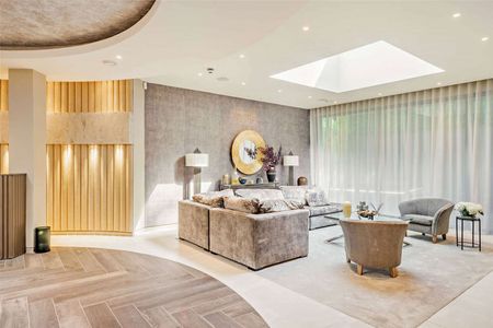 One of a kind, luxury home in a prime Bowdon location. - Photo 2