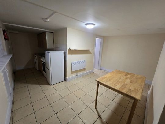 1 Bed Flat, New Cross Road, SE14 - Photo 1