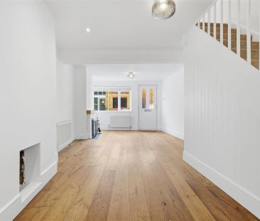 2 Bedroom House - Mid Terrace - Photo 5