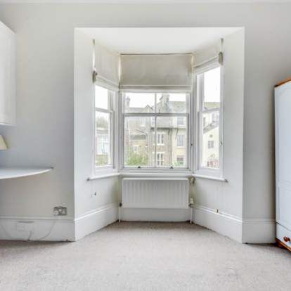 3 bedroom property to rent in Hove - Photo 1