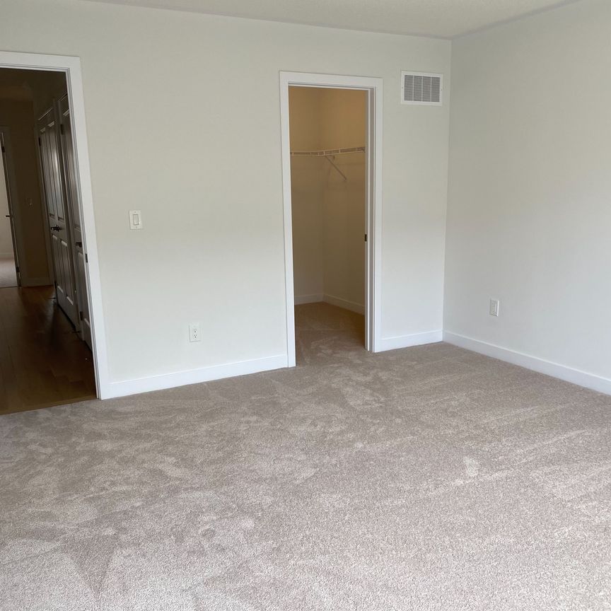 For Lease - 36 John Canning Way, Markham, Ontario - Photo 1