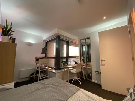 Bridgewater Place, Leeds, West Yorkshire - Photo 3