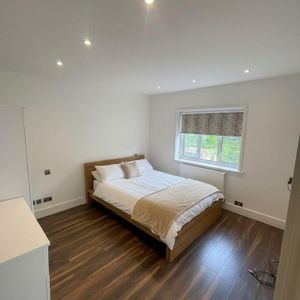 House share to rent - Photo 2