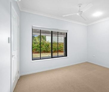 BEAUTIFUL FAMILY HOME RECENTLY RENOVATED IN QUIET CLOSE - Photo 1