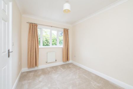 5 bedroom detached house to rent - Photo 3