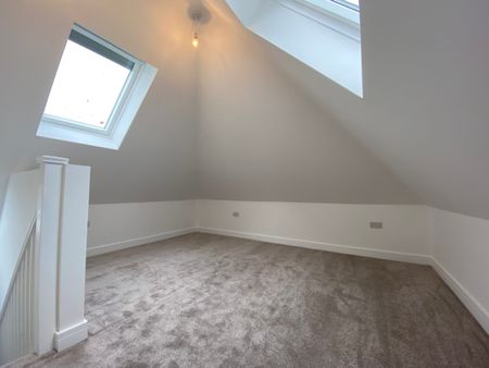 Engco Court, St. James Road, GU51 - Photo 3