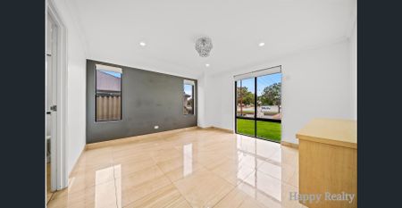 Spacious 4-Bedroom Home with Pool in Prime Location! - Photo 4