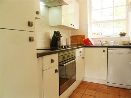 2 bedroom property to rent in Battersea - Photo 4