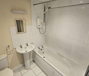 2 bedroom flat to rent - Photo 6