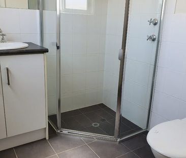 3 Bed, 3 Bathroom Fully Furnished in Legends Estate - Photo 6