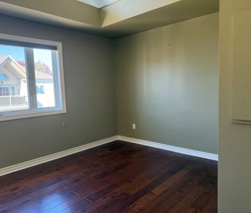 For Lease - 143 Oldfield Street Unit# F, Barrhaven, Ontario - Photo 2