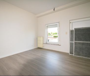Ruim appartement in het centrum van Harelbeke - Foto 5