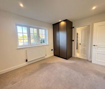 3 bedroom end of terrace house to rent - Photo 3